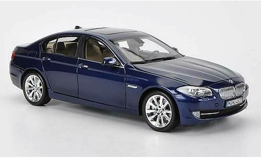 Bmw 550 F10 1/18 Welly 5er blu interieur beige modellini auto