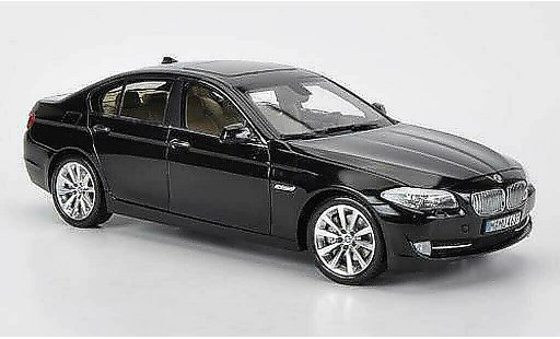 Bmw 535 berline 1/18 Welly F10 d nero modellini auto