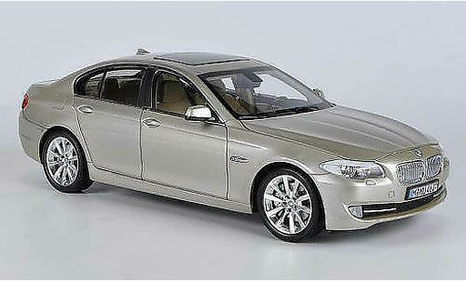 Bmw 518 F10 1/18 Welly d or modellini auto
