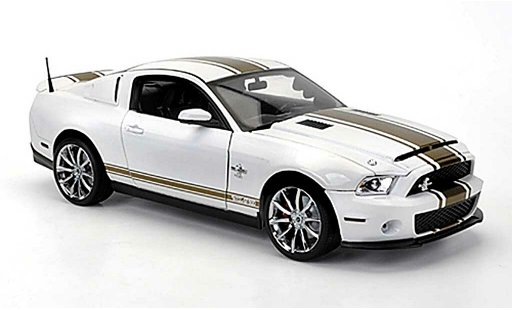 Shelby GT 500 2012 1/18 Shelby Collectibles Super Snake bianco avec goldenen bandes modellini auto