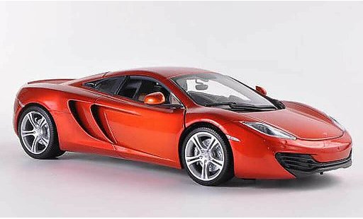 McLaren F1 Base 1/18 Minichamps MP4-12C orange modellini auto