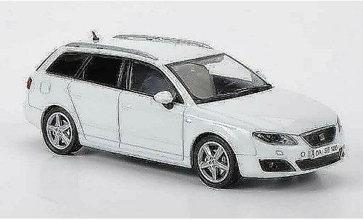 Seat Exeo ST 1/43 Hachette bianco modellini auto