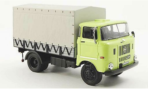 IFA W50L Base 1/43 IST Models verde 1965 modellini auto