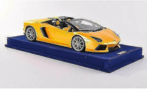 Lamborghini Aventador LP700-4 1/18 MR Collection Roadster giallo modellini auto
