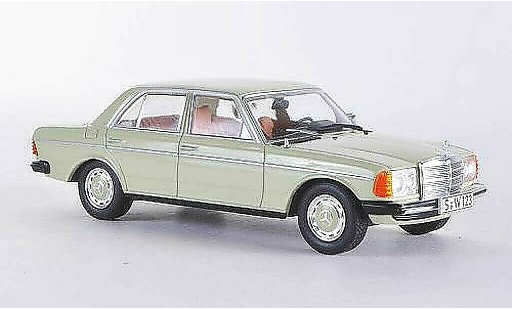 Mercedes 200 Coupe 1/43 WhiteBox D (W123) verde 1976 modellini auto