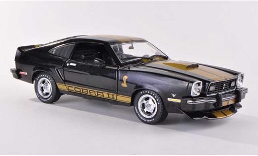Ford Mustang Cobra II 1/18 Greenlight MKII nero/gold modellini auto