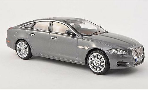 Jaguar XJ Base 1/43 IXO grigio RHD 2011 modellini auto