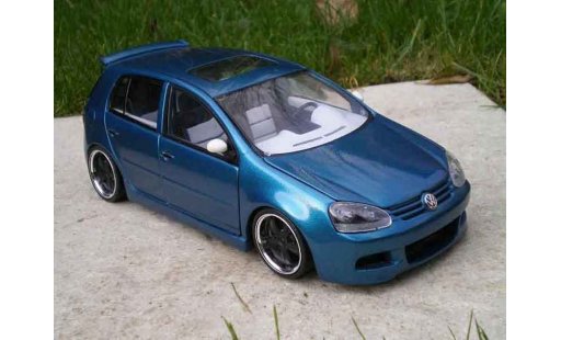 Volkswagen Golf GTI 1/18 Burago sportlines modellini auto