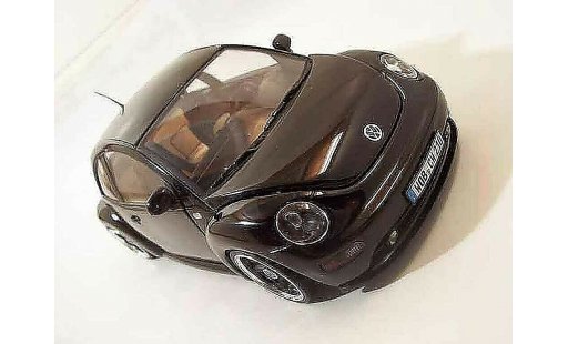 Volkswagen New Beetle Base 1/18 Solido men in black modellini auto