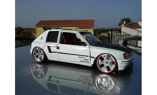 Peugeot 205 Turbo 16 1/18 Solido full white T16 modellini auto