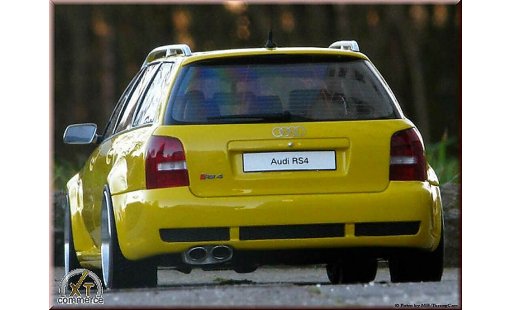 Audi RS4 avant 1/18 Ottomobile B5 giallo jantes audi 19 pouces modellini auto