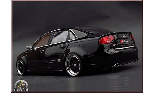 Audi RS4 berline 1/18 Minichamps nero jantes BBS 18 pouces modellini auto