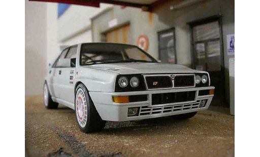 Lancia Delta HF Integrale 1/18 Kyosho evolution 2 street race modellini auto
