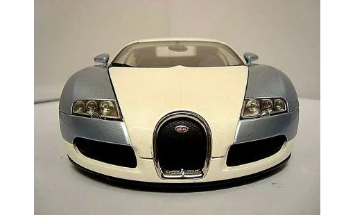 Bugatti Veyron coupe 1/18 Autoart 16.4 perle blu modellini auto