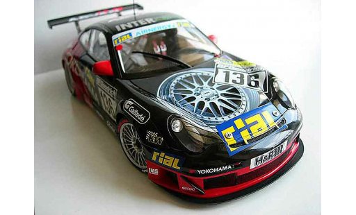 Porsche 911 GT3 RSR 1/18 Autoart yokohama modellini auto