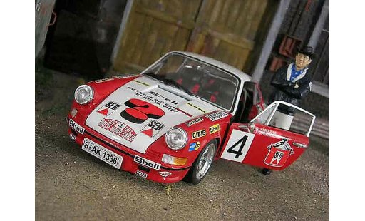 Porsche 911 2.4 1/18 Universal Hobbies monte carlo 1972 modellini auto