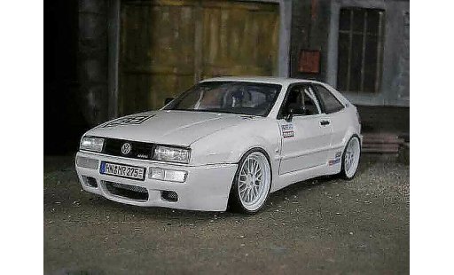 Volkswagen Corrado VR6 1/18 Revell street racer modellini auto