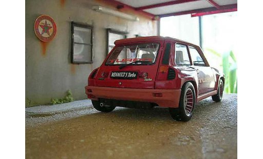 Renault 5 Turbo 1/18 Universal Hobbies 1 rosso modellini auto