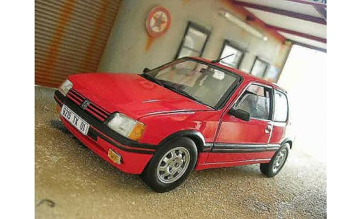 Peugeot 205 GTI 1/18 Solido 1.9 rosso vallelunga modellini auto