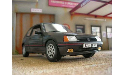 Peugeot 205 GTI 1/18 Solido 1.9 grigio graphite modellini auto