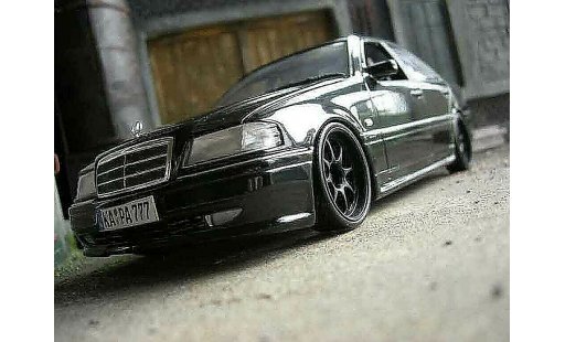 Mercedes Classe C AMG 1/18 Ut Models 36 nero modellini auto