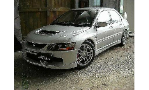 Mitsubishi Lancer Evolution IX 1/18 Autoart gsr modellini auto