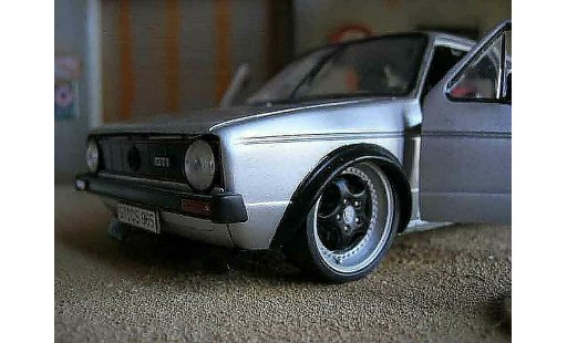 Volkswagen Golf GTI 1/18 Solido jantes Porsche rs modellini auto