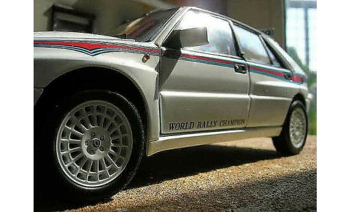 Lancia Delta HF Integrale 1/18 Kyosho evolution 2 martini modellini auto