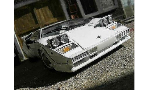Lamborghini Countach 5000 Quattrovalvole 1/18 Kyosho bianco modellini auto
