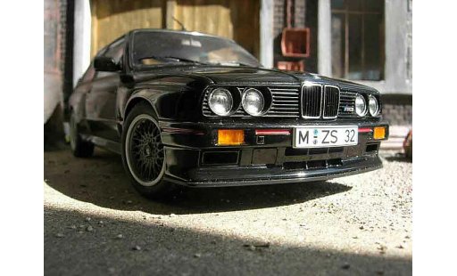 Bmw M3 Sport Evolution 1/18 Autoart E30 nero modellini auto