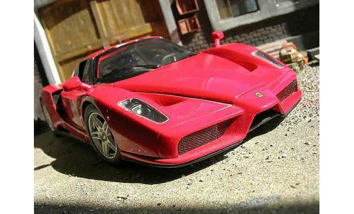 Ferrari Enzo Coupe 1/18 Hot Wheels rosso modellini auto