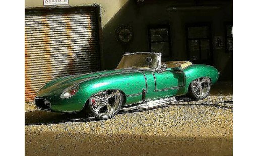 Jaguar E-Type 1961 1/18 Burago dub modellini auto