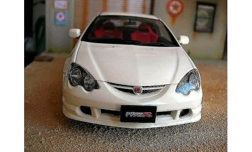 Honda Integra Type R 1/18 Autoart DC5 tipoe modellini auto
