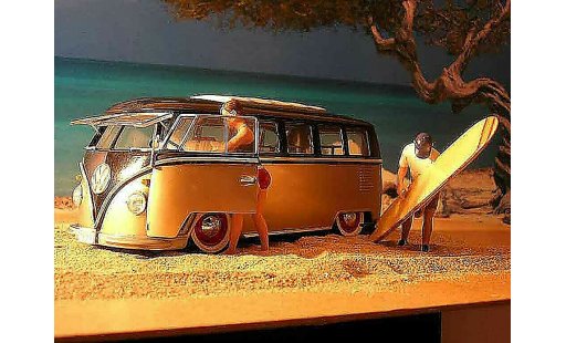 Volkswagen Combi Base 1/18 Welly microbus bully samba modellini auto