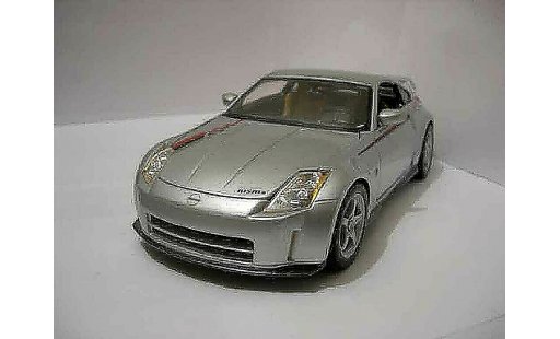 Nissan 350Z Base 1/18 Maisto Nismo  modellini auto