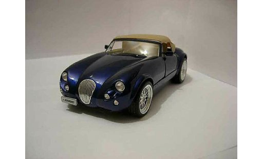 Wiesmann Roadster 1/18 Revell mf3 roadster modellini auto