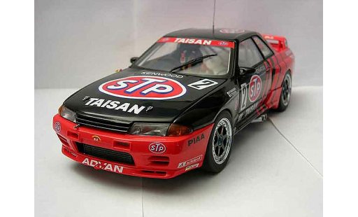 Nissan Skyline R32 1/18 Autoart gt-r group a 1993 stp taisan gt-r #2 team kunimitsu modellini auto