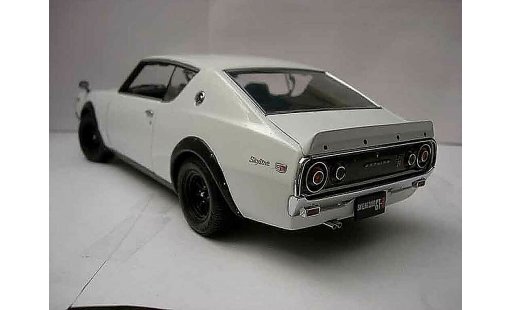 Nissan Skyline 2000 1/18 Kyosho gt-r street white kpgc 110 modellini auto