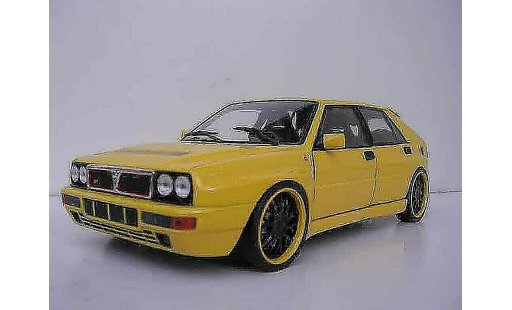 Lancia Delta HF Integrale 1/18 Kyosho evolution 2 giallo jantes bbs neros modellini auto
