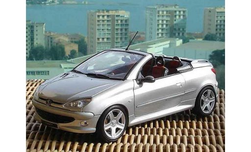 Peugeot 206 CC 1/18 Solido rc modellini auto