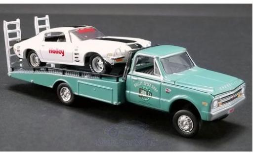 Chevrolet Camaro 1/64 ACME Z/28 bianco/verde Holley 1971 mit C-30 Ramp Truck modellino in miniatura