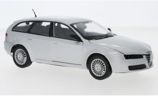 Alfa Romeo 159 1/24 Motormax SW silber 1:24 modellino in miniatura