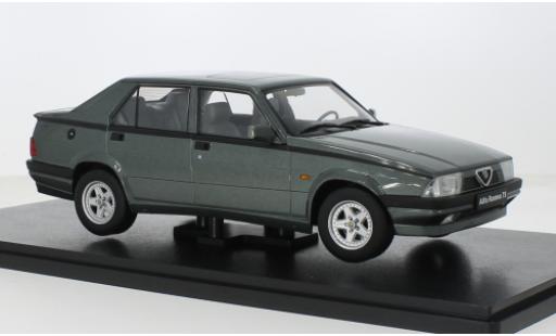 Alfa Romeo 75 1/18 Triple 9 Collection grü Triple 9 Coll 1:18 modellino in miniatura