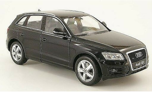 Audi Q5 suv 1/24 Welly nero modellini auto