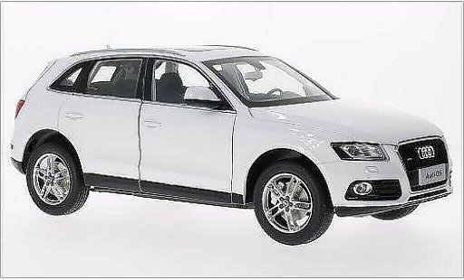 Audi Q5 suv 1/18 Paudi bianco 2014 modellini auto