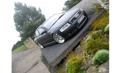 Audi A8 berline 1/18 Motormax 4.2 TDI dub modellini auto