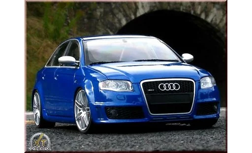 Audi RS4 berline 1/18 Minichamps blu kit suspension rabaissee modellini auto