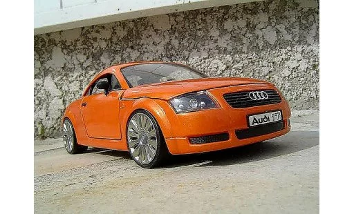 Audi TT coupe 1/18 Revell jantes audi a8 orange lamborghini modellini auto