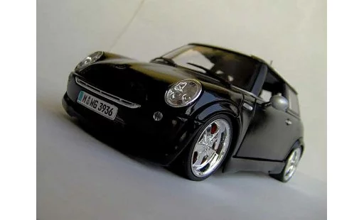 Mini Cooper D 1/18 Maisto west coast choppers modellini auto