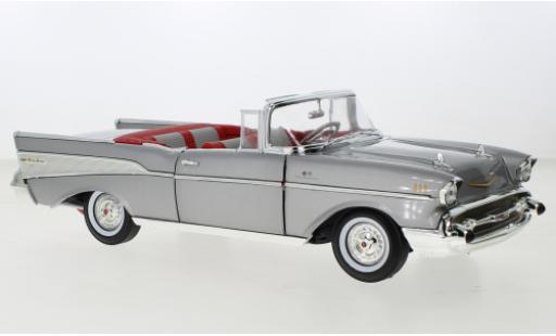 Chevrolet Bel Air 1/18 Auto World Convertibile metallise grigio 1957 modellino in miniatura